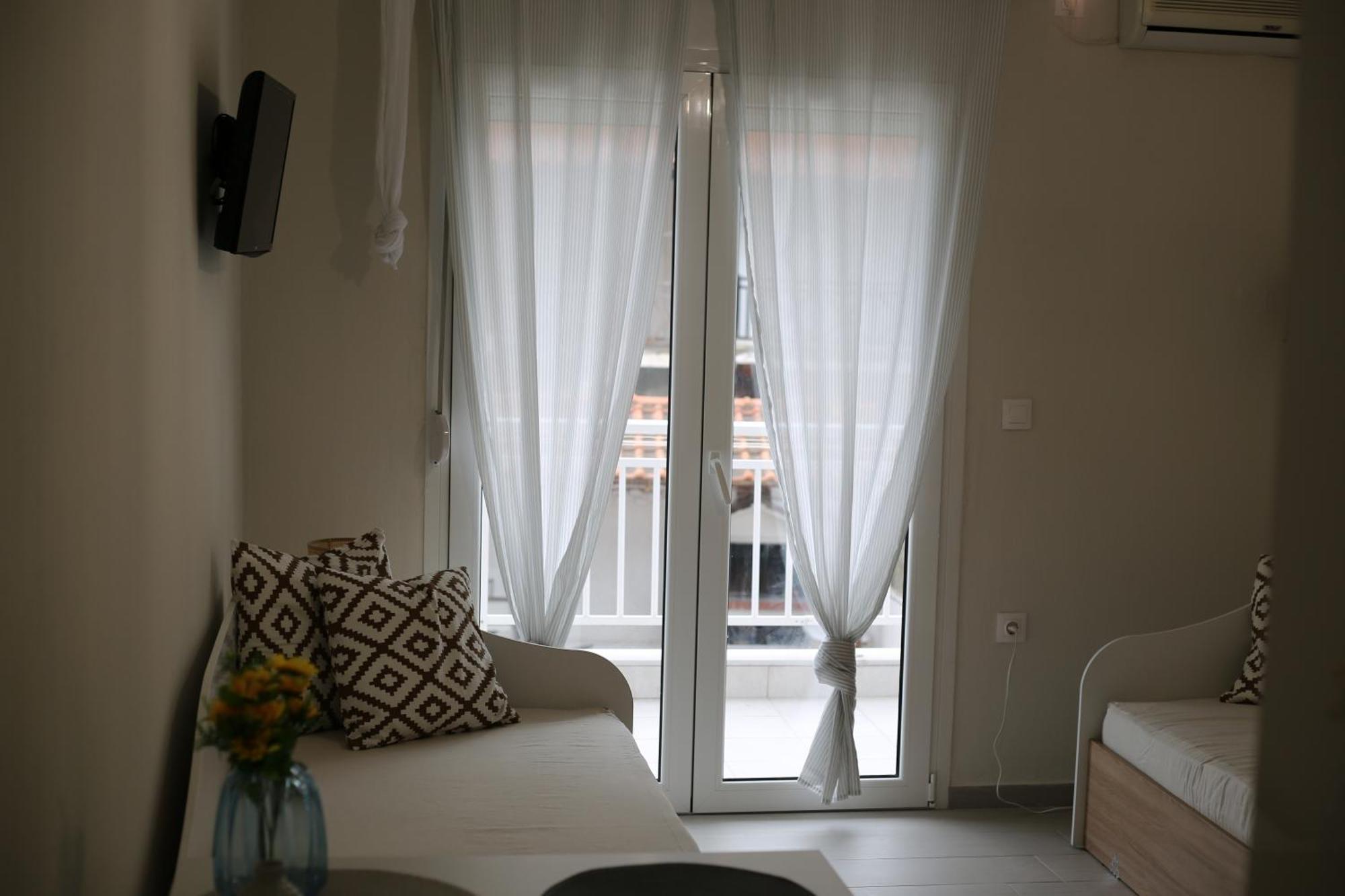 Our Home-Fully Renovated Apartments And Studios By The Sea Nikiti  Exterior foto
